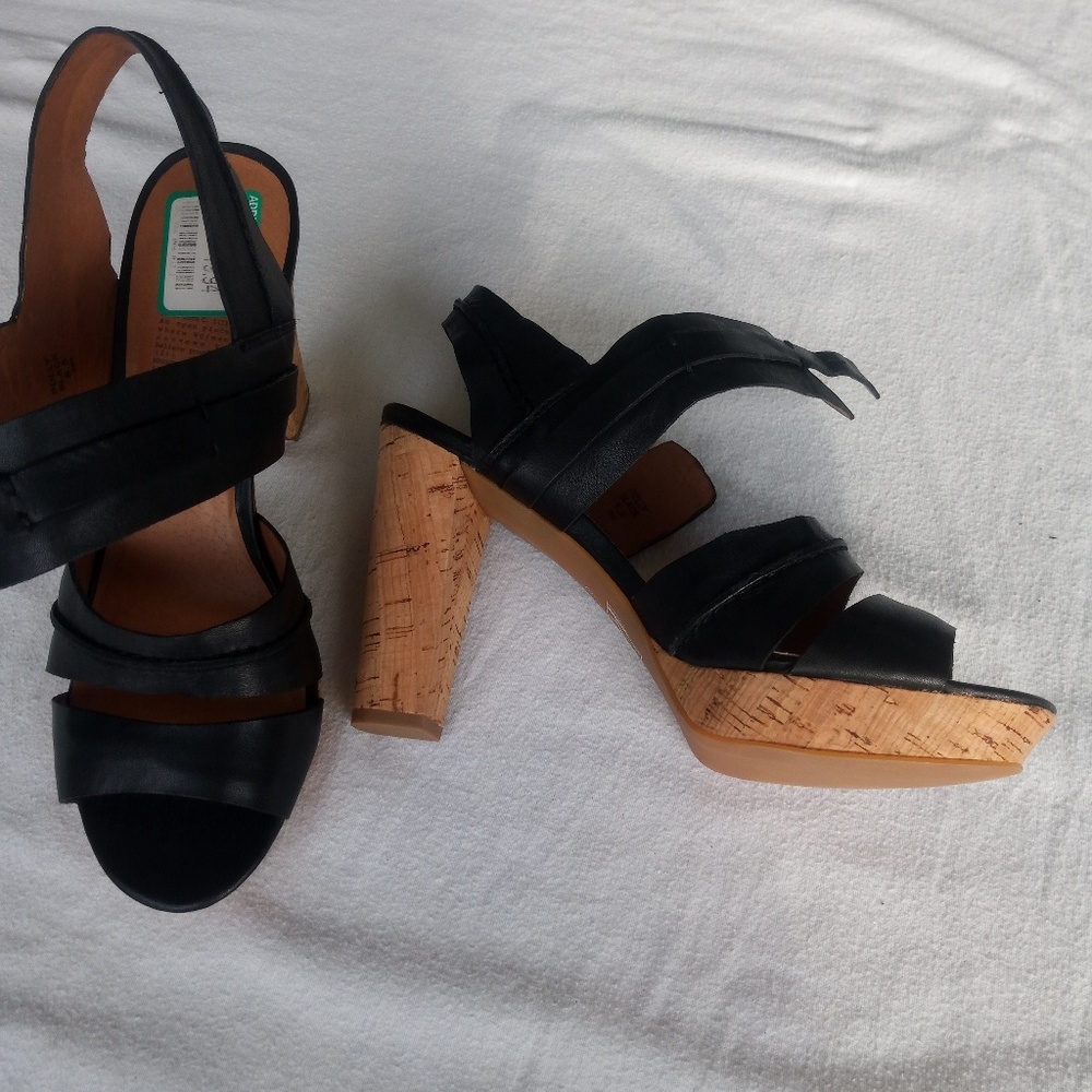 Shoes - Picture 4 of 4